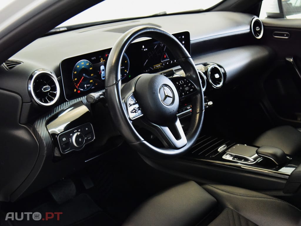 Mercedes-Benz A 180 D AUTO. SEDAN