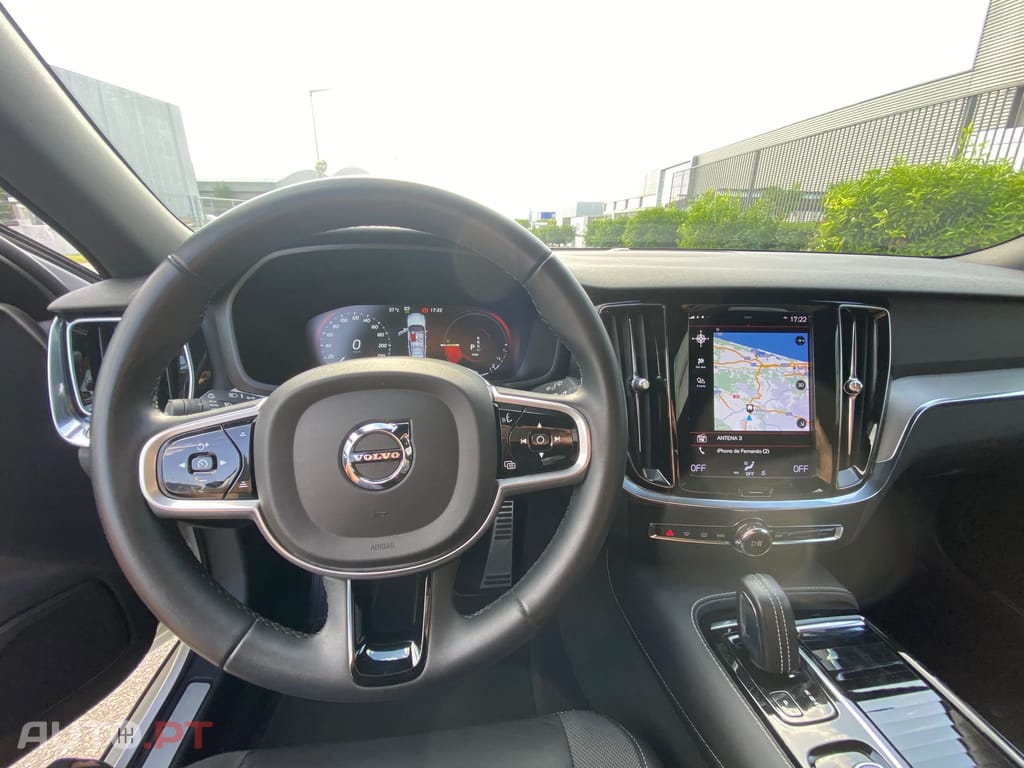 Volvo V60 hibrido plug-in R design