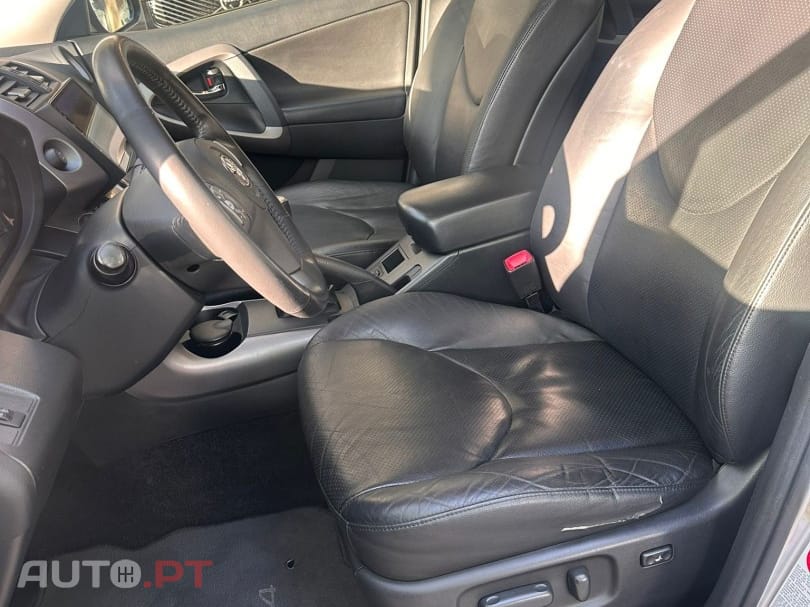 Toyota RAV4 2.2 D-4D X NAVI+RF+BM