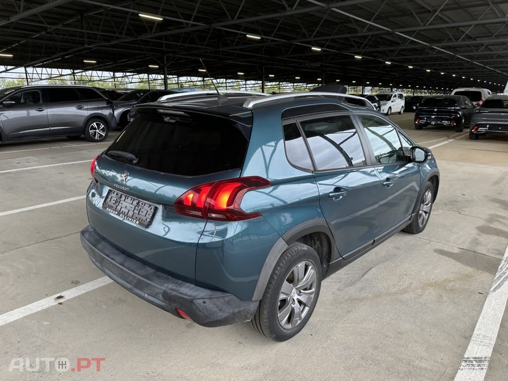 Peugeot 2008 1.2 PureTech Signature EAT6
