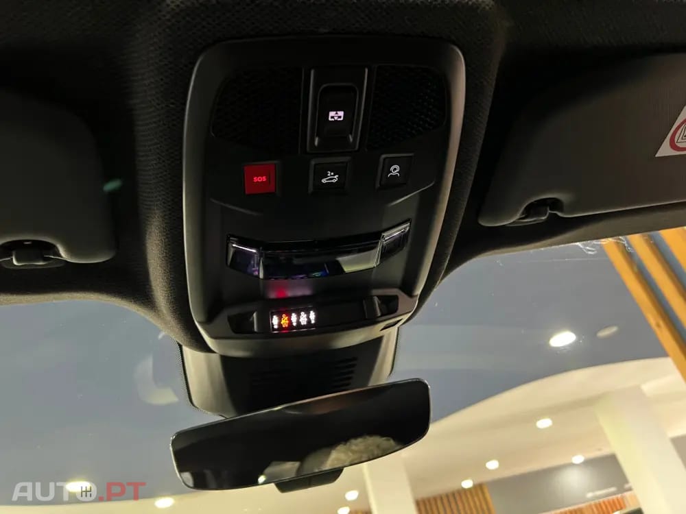 Jeep Avenger 1.2 e-Hybrid Summit DCT