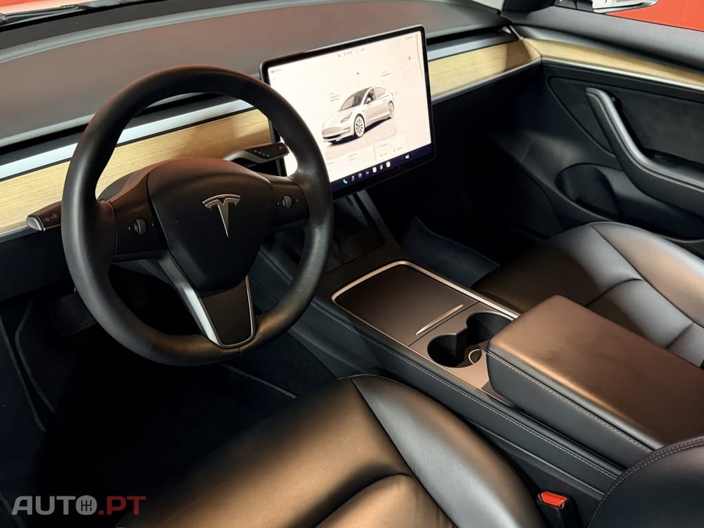 Tesla Model 3 Tração Traseira