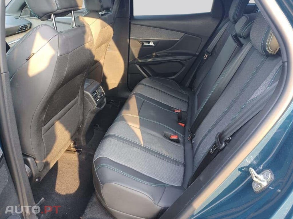 Peugeot 3008 Allure Pack PLUGIN EAT8