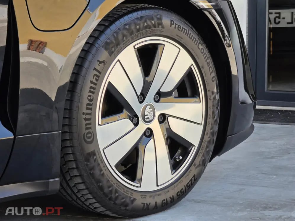 Porsche Taycan 4
