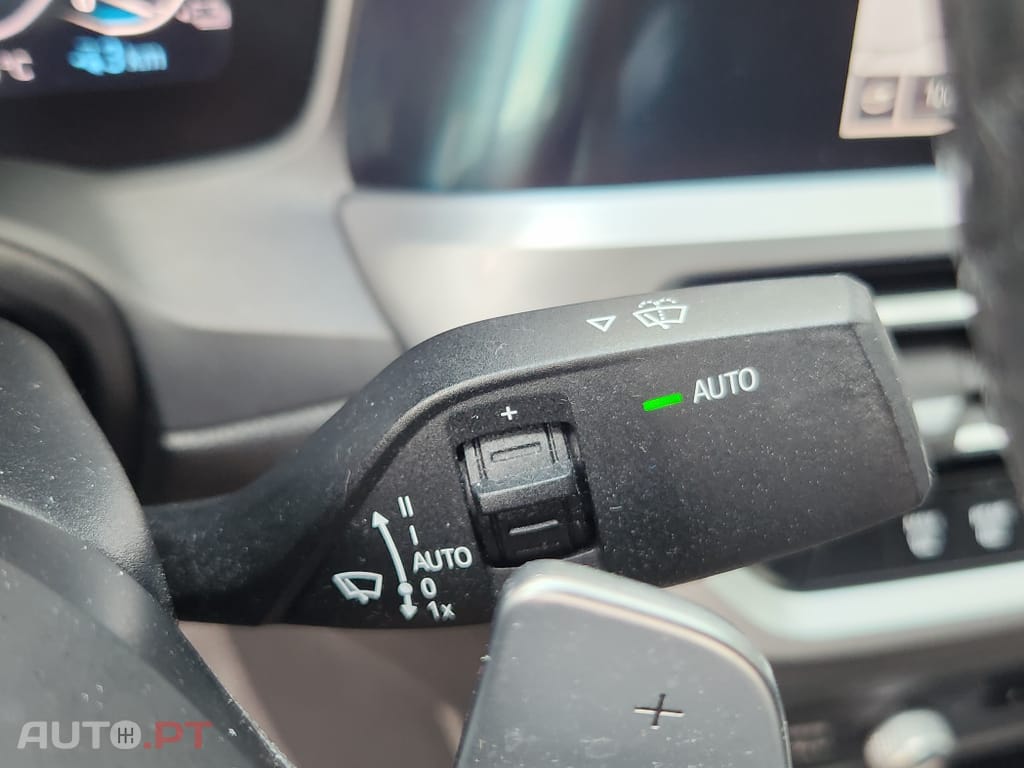 BMW 330 e Line Sport Auto