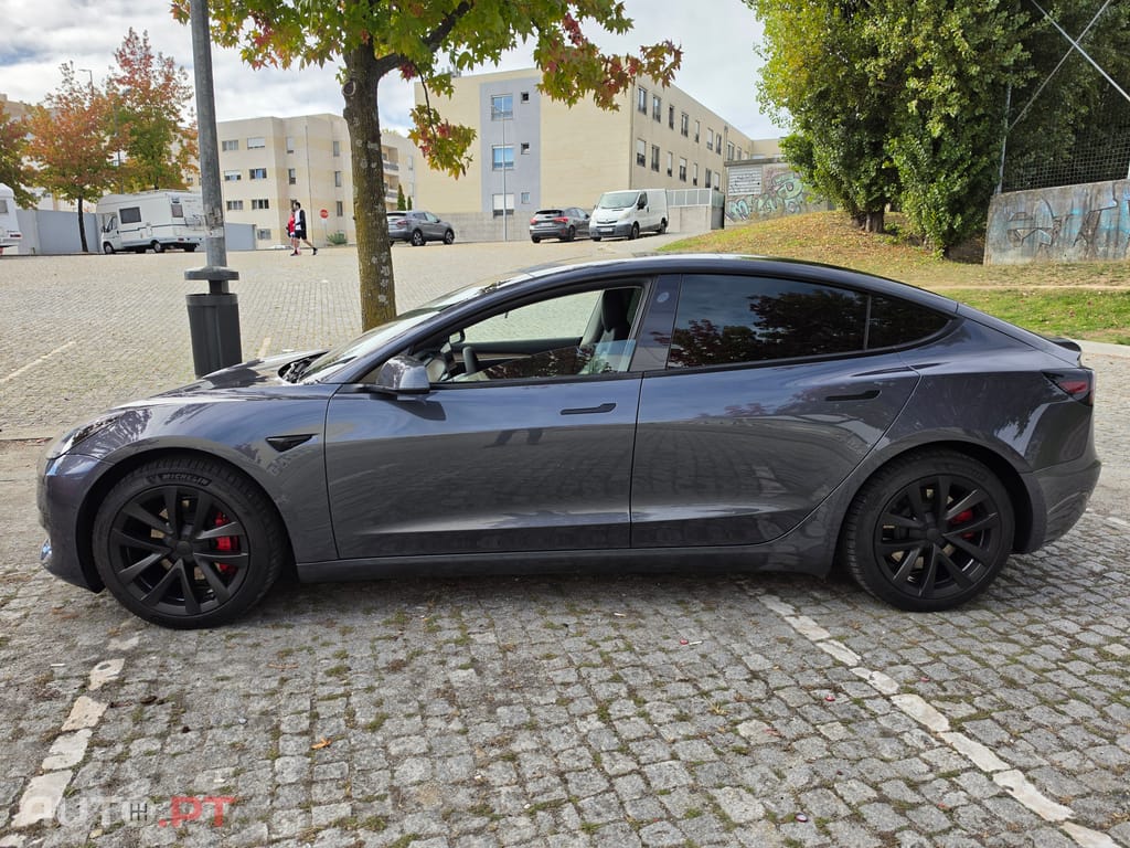 Tesla Model 3 SR Plus