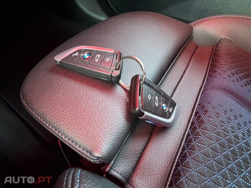 BMW 116 d Pack Desportivo M Auto