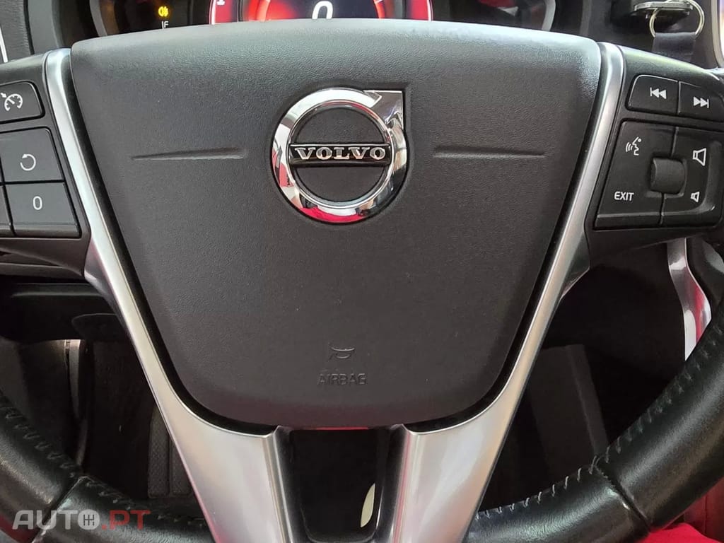 Volvo V40 Cross Country 2.0 D2 Momentum Geartronic
