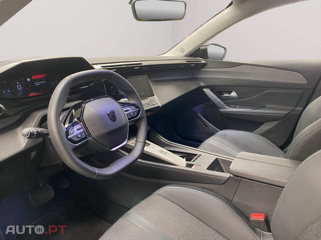 Peugeot 408 1.2 Hybrid Allure e-DCS6