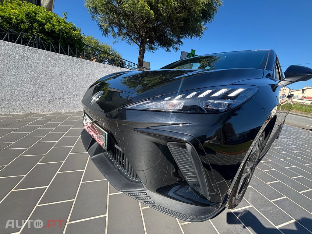 MG MG4 64 kWh Luxury