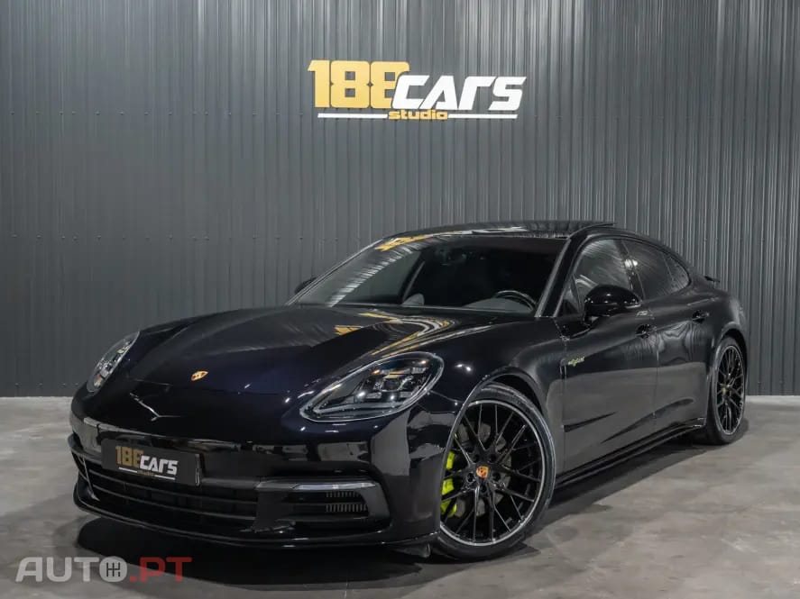 Porsche Panamera 4 E-Hybrid Platinum Edition