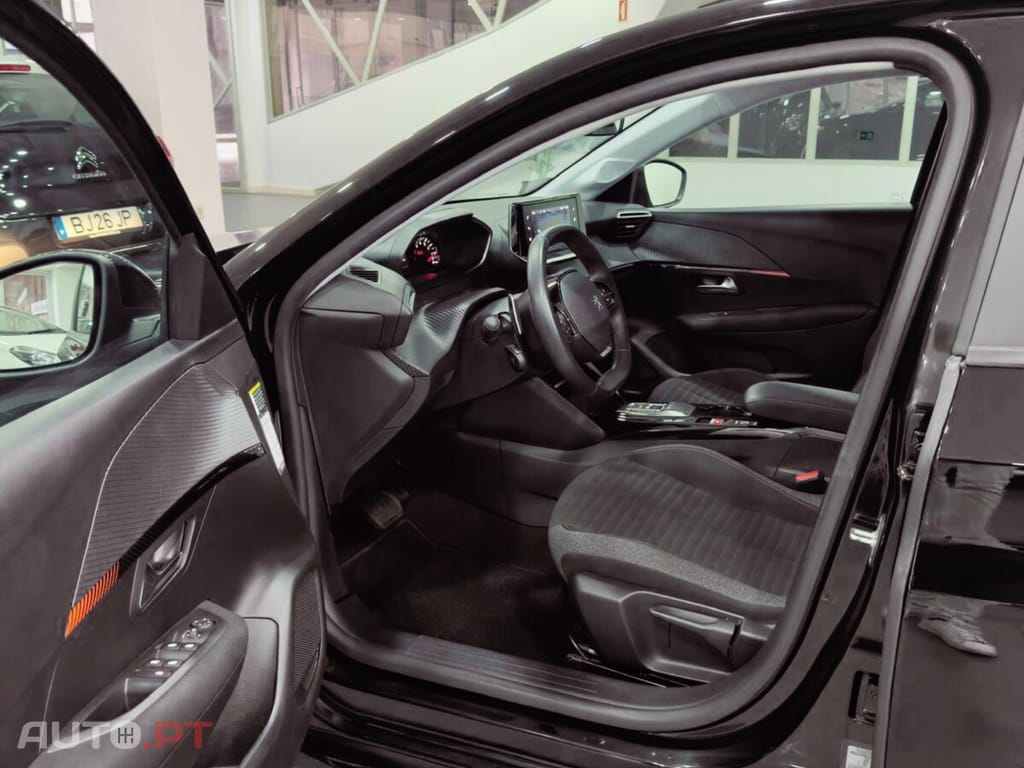 Peugeot 208 1.2 PureTech Active Pack EAT8