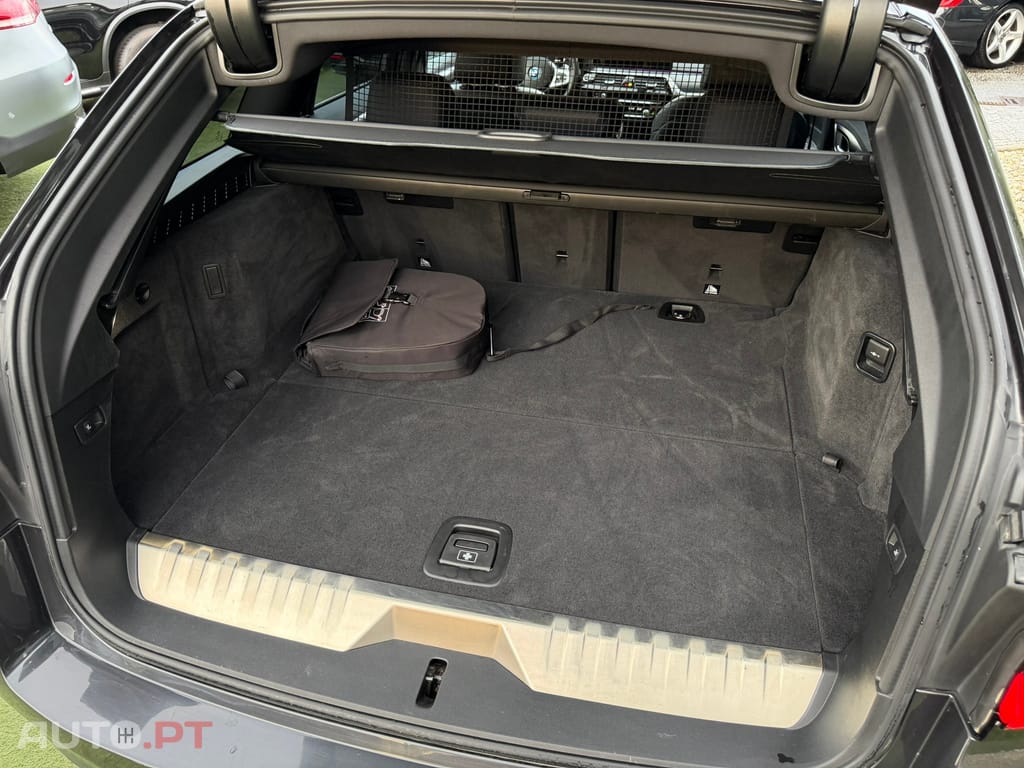 BMW 530 e Pack Desportivo M