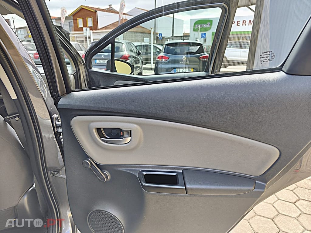 Toyota Yaris 1.0 VVT-i Comfort Plus