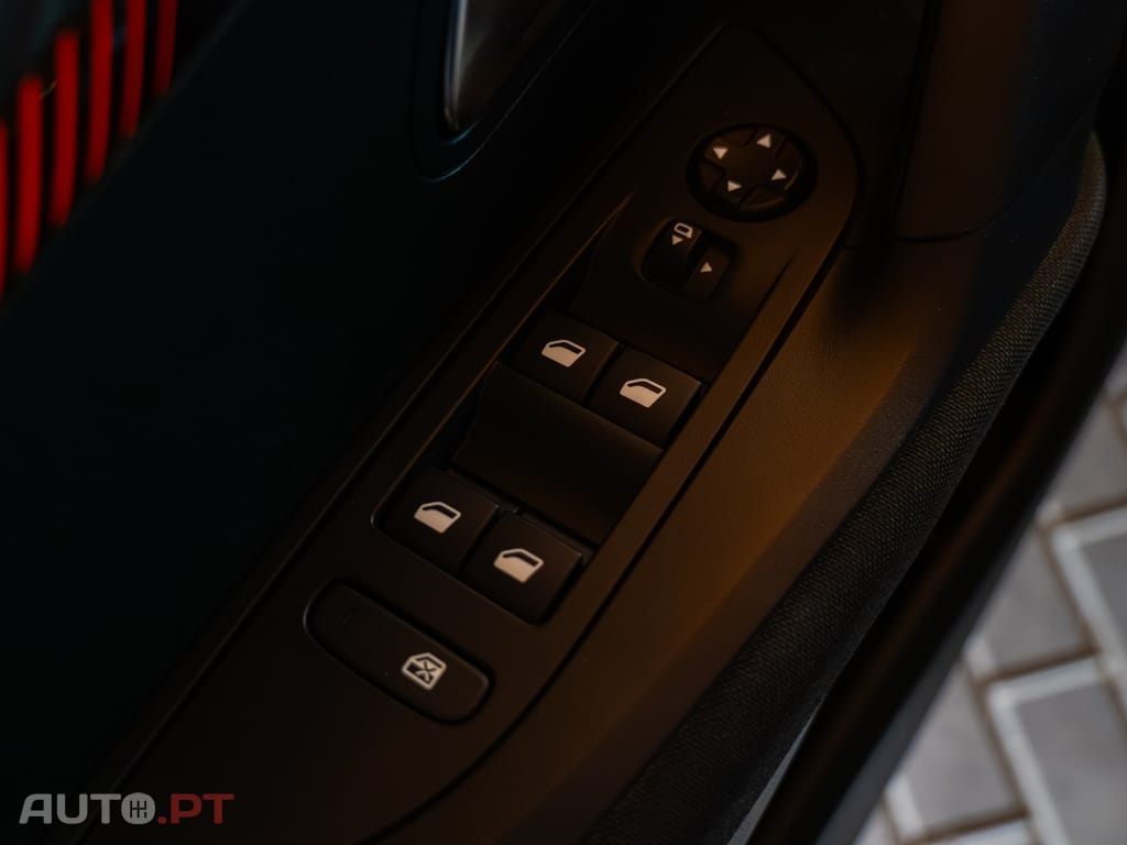 Peugeot 2008 1.2 PureTech Active Pack