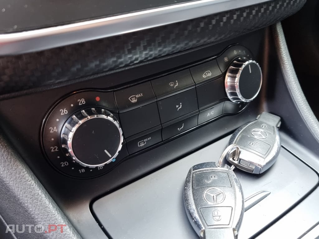 Mercedes-Benz A 180 d AMG Line