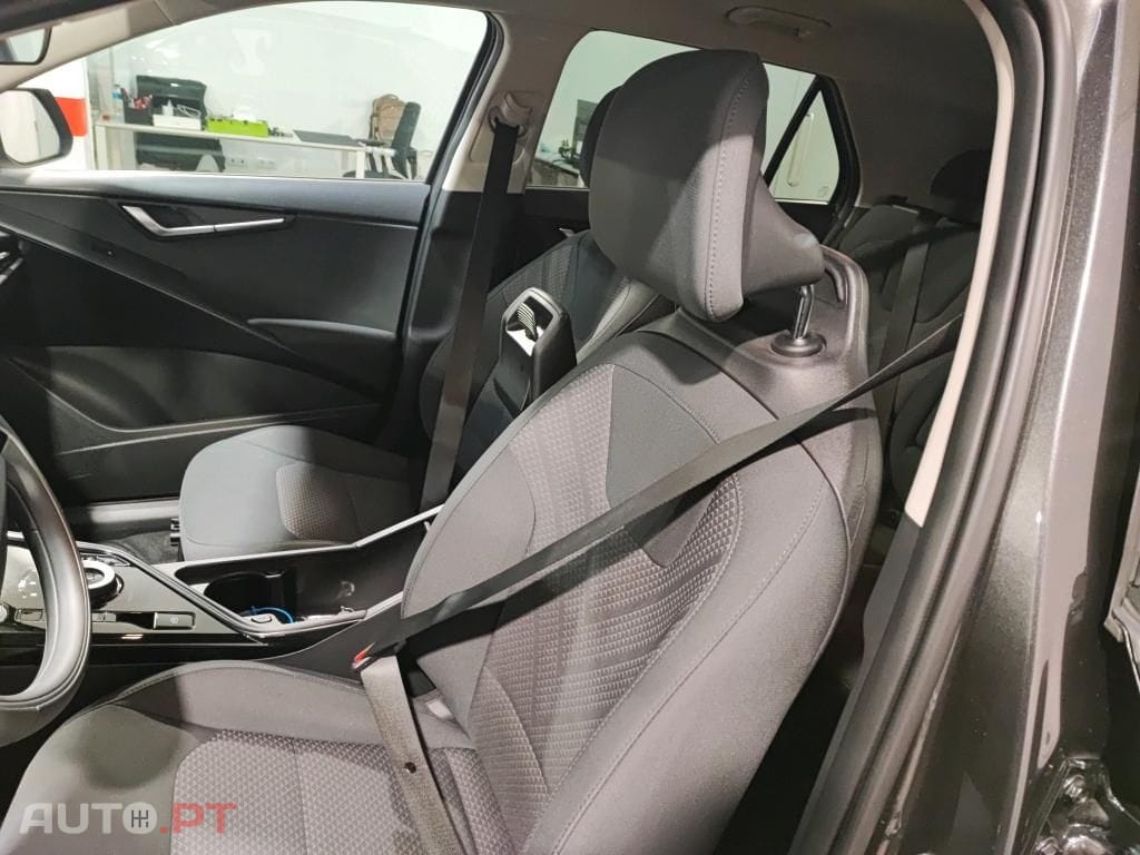 Kia Niro 64kWh Drive