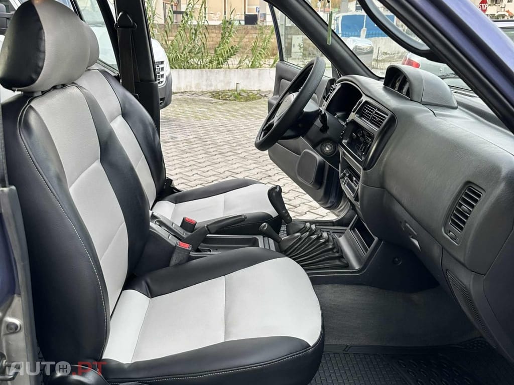 Mitsubishi L200 2.5 TD CD AC