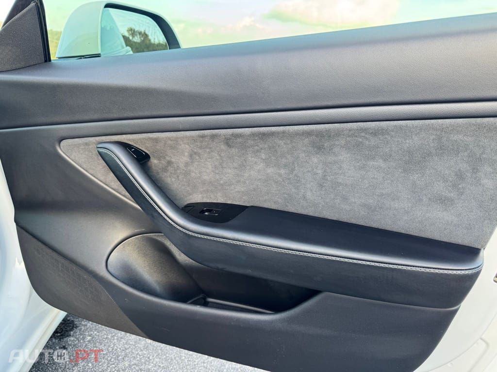 Tesla Model 3 Long-Range Dual Motor AWD