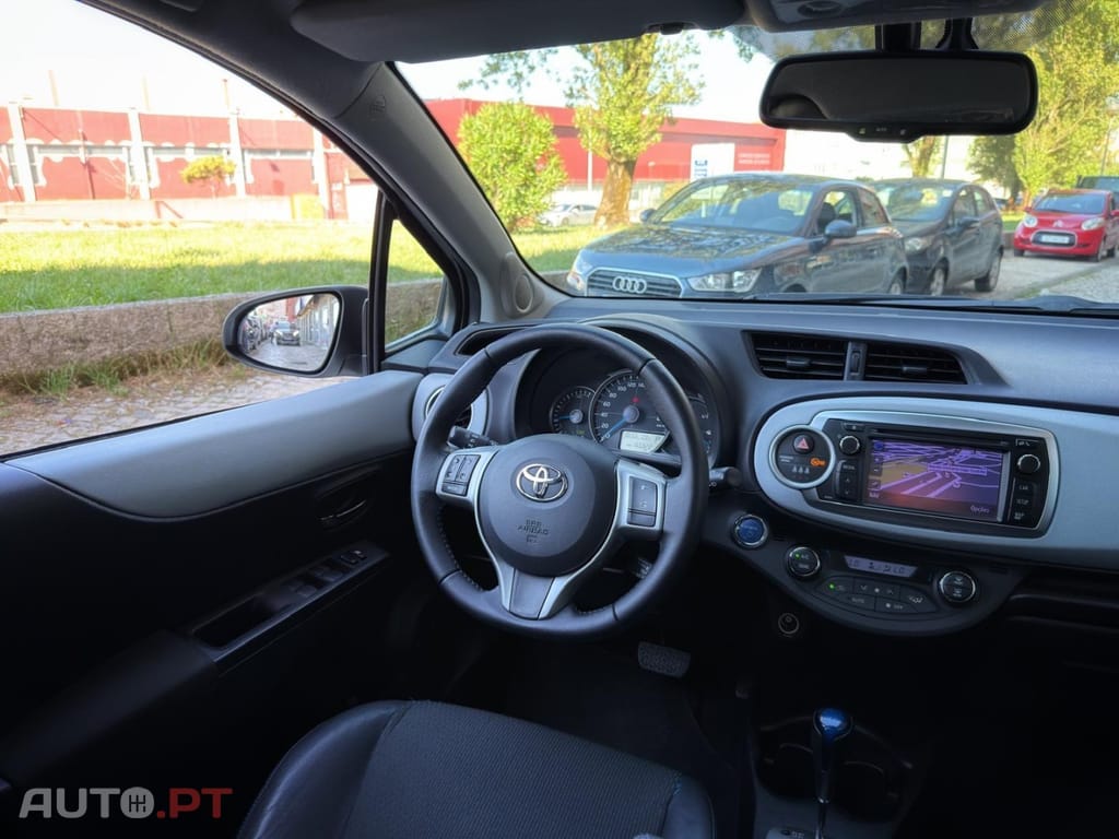 Toyota Yaris 1.5 HSD Comfort +P.Style+Navi