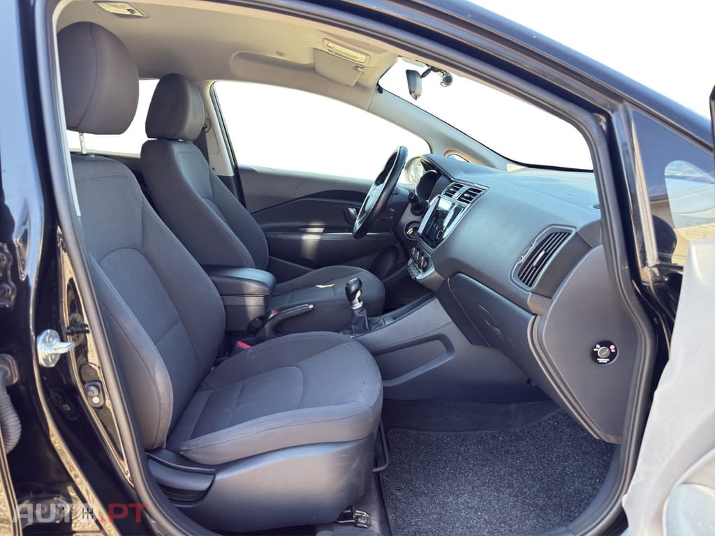 Kia Rio 1.1 CRDi EX