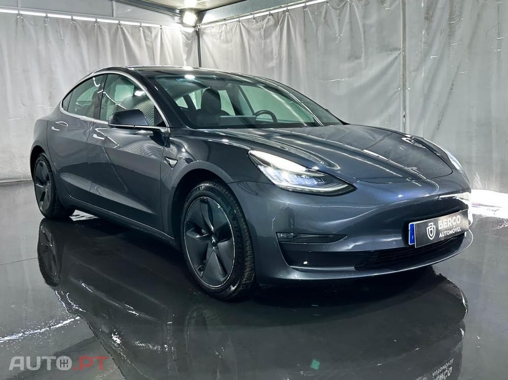Tesla Model 3 Long-Range Dual Motor AWD — fotografia 3
