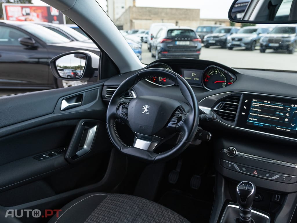 Peugeot 308 1.5 BlueHDi Business Line