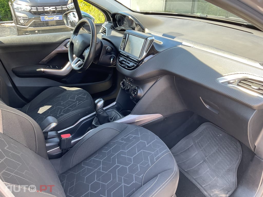Peugeot 2008 1.2 PureTech Style