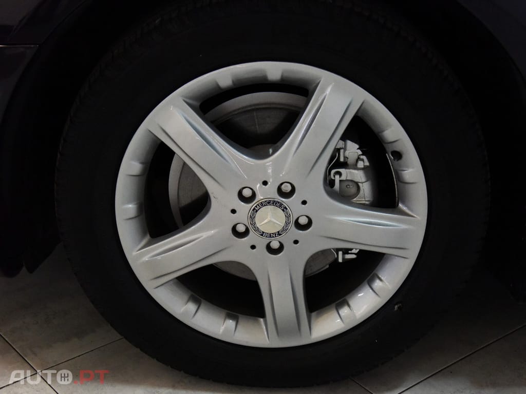 Mercedes-Benz R 320 CDi 4-Matic