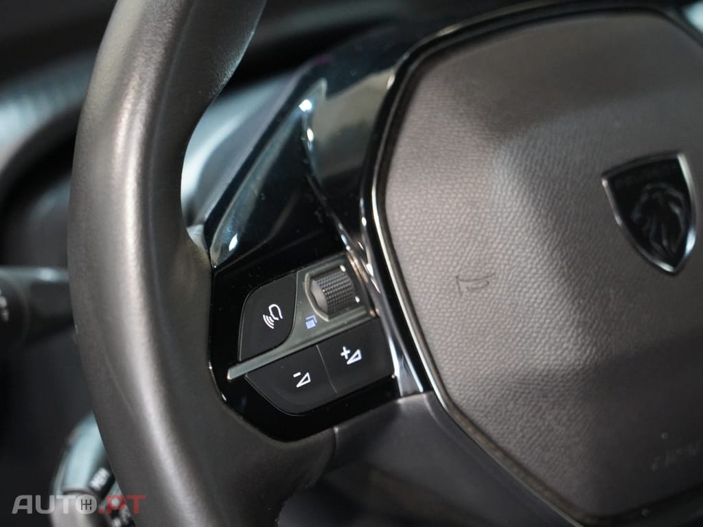Peugeot 2008 1.2 PureTech Allure