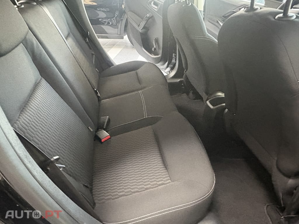 Peugeot 208 1.2 PureTech Signature