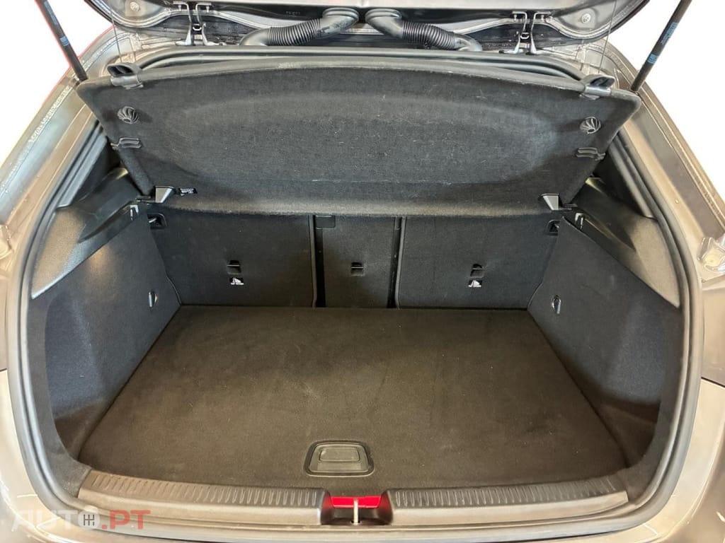 Mercedes-Benz A 250 e Business Line 8G-DCT
