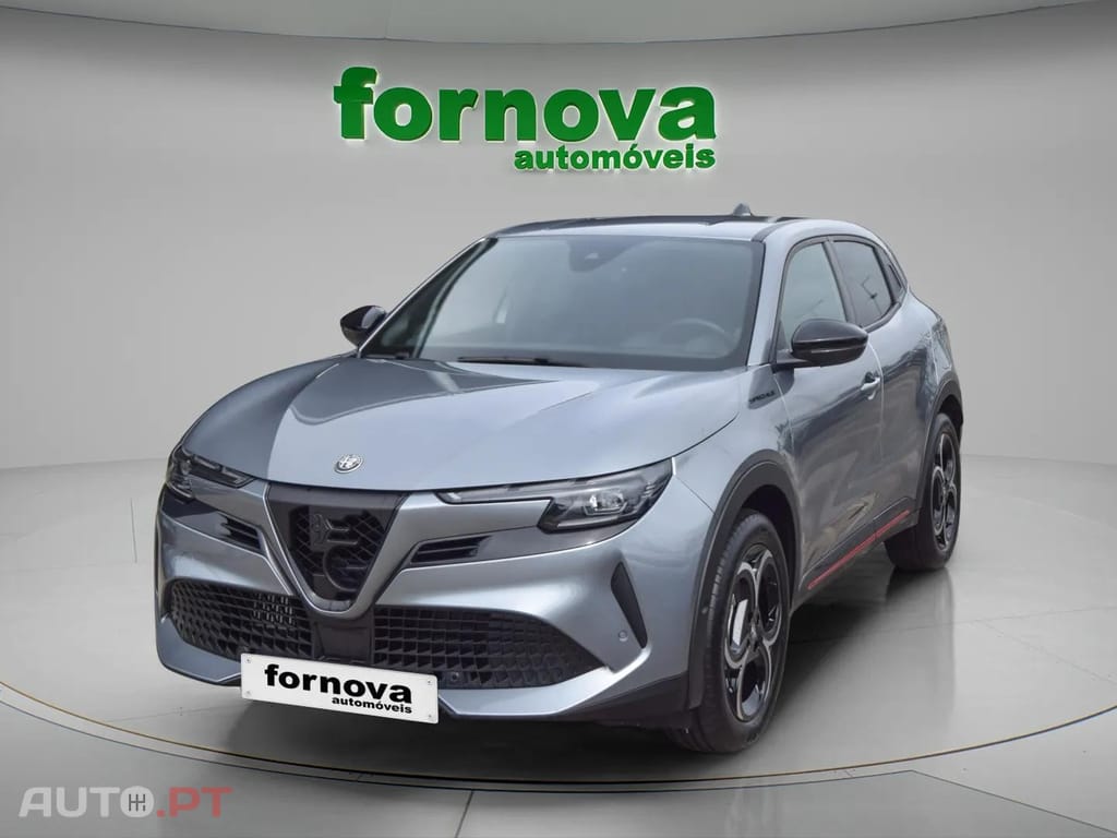 Alfa Romeo Junior 1.2 Sport Speciale Q4 eDCT6