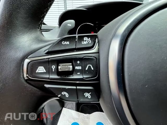 Aston Martin DBX 4.0 V8