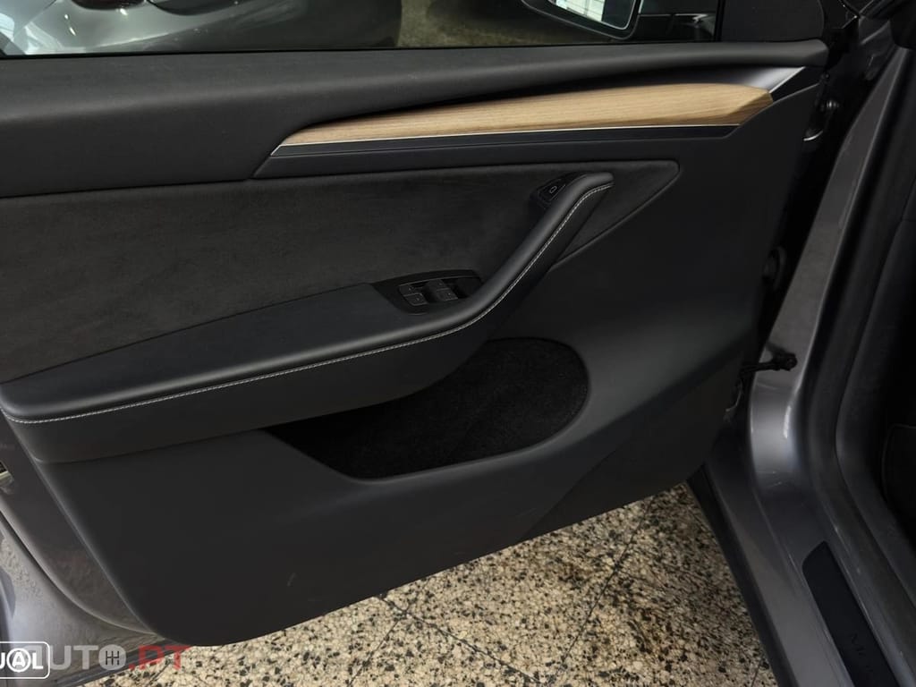 Tesla Model Y Performance Dual Motor AWD