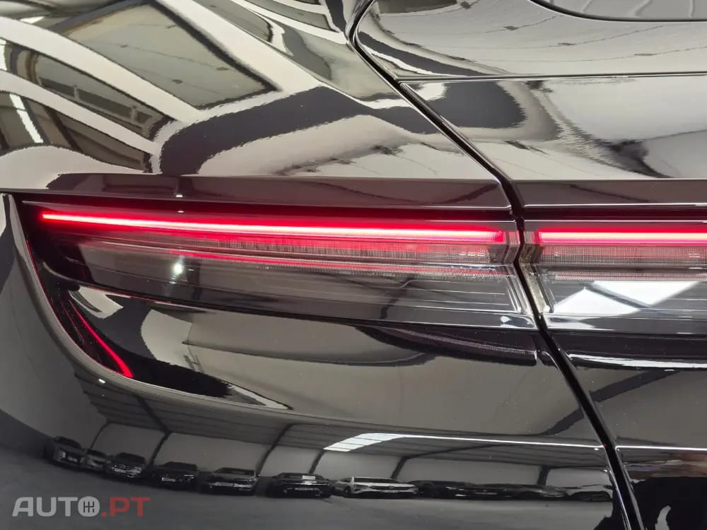 Porsche Taycan 4