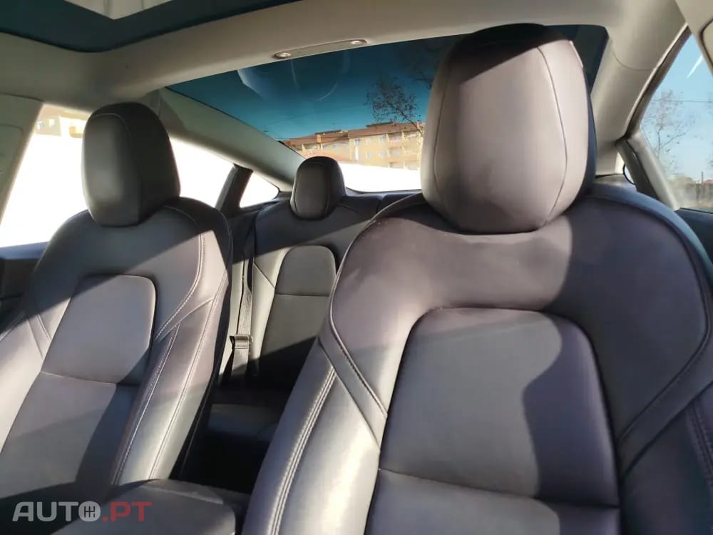 Tesla Model 3 Tração Traseira