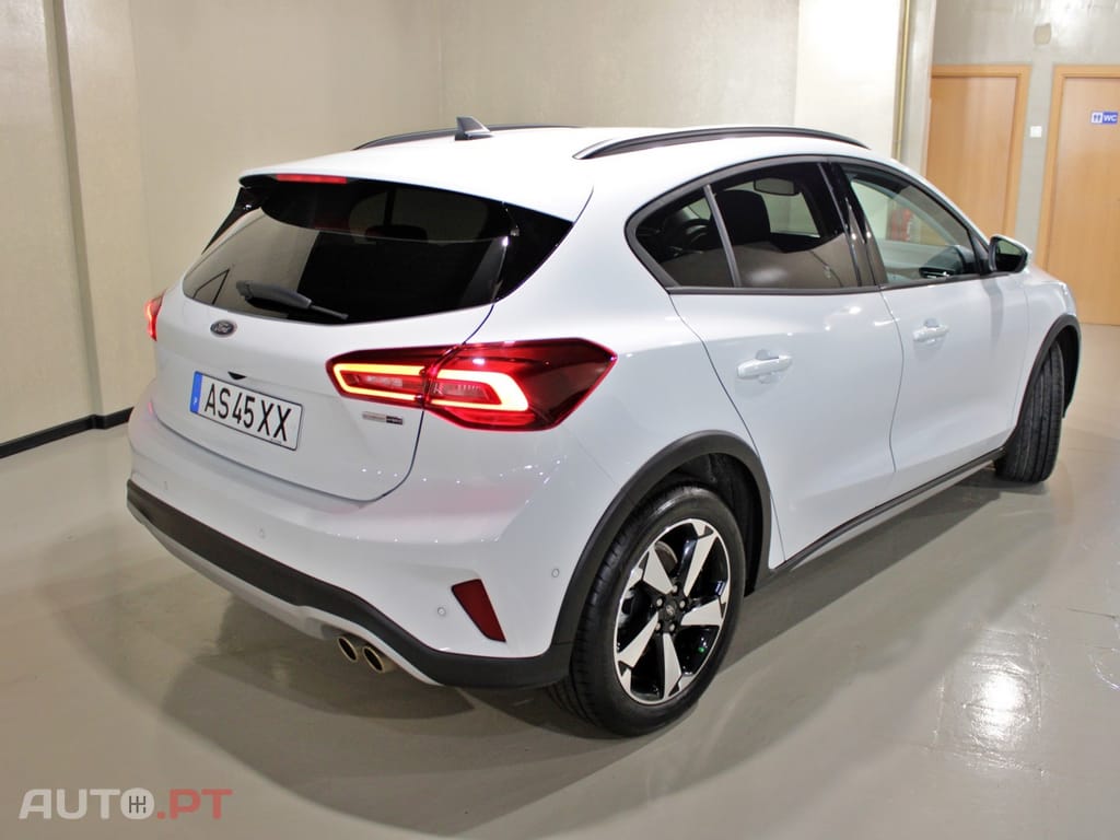 Ford Focus 1.0 EcoBoost MHEV Active X