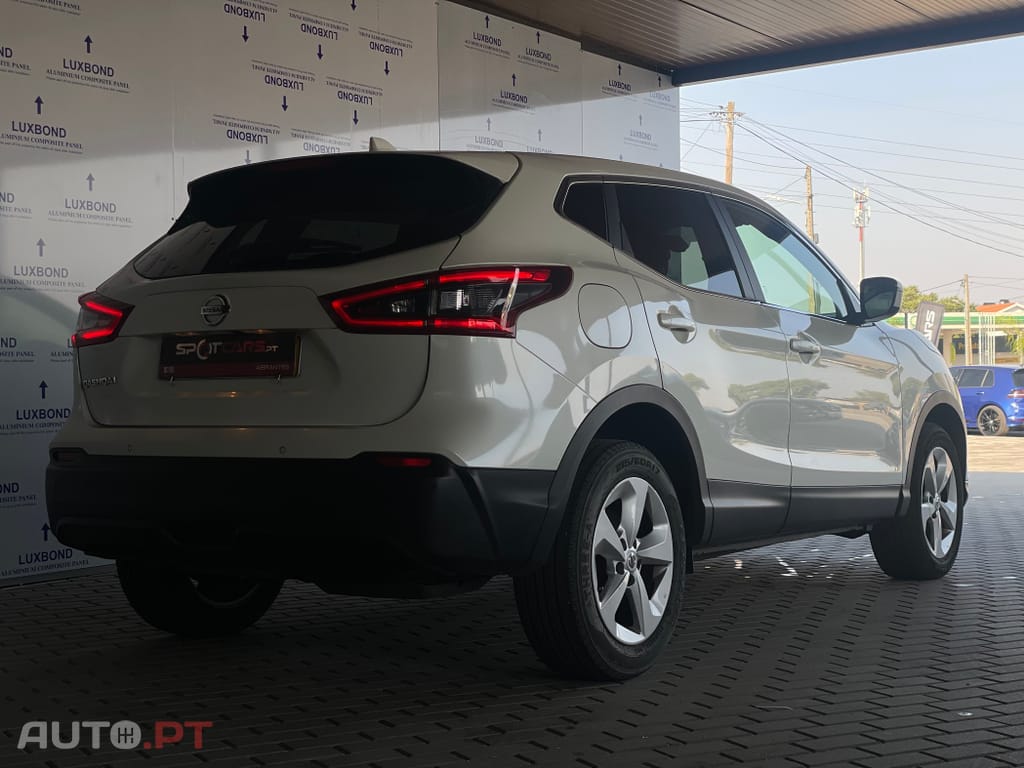 Nissan Qashqai 1.5 dCi N-Connecta