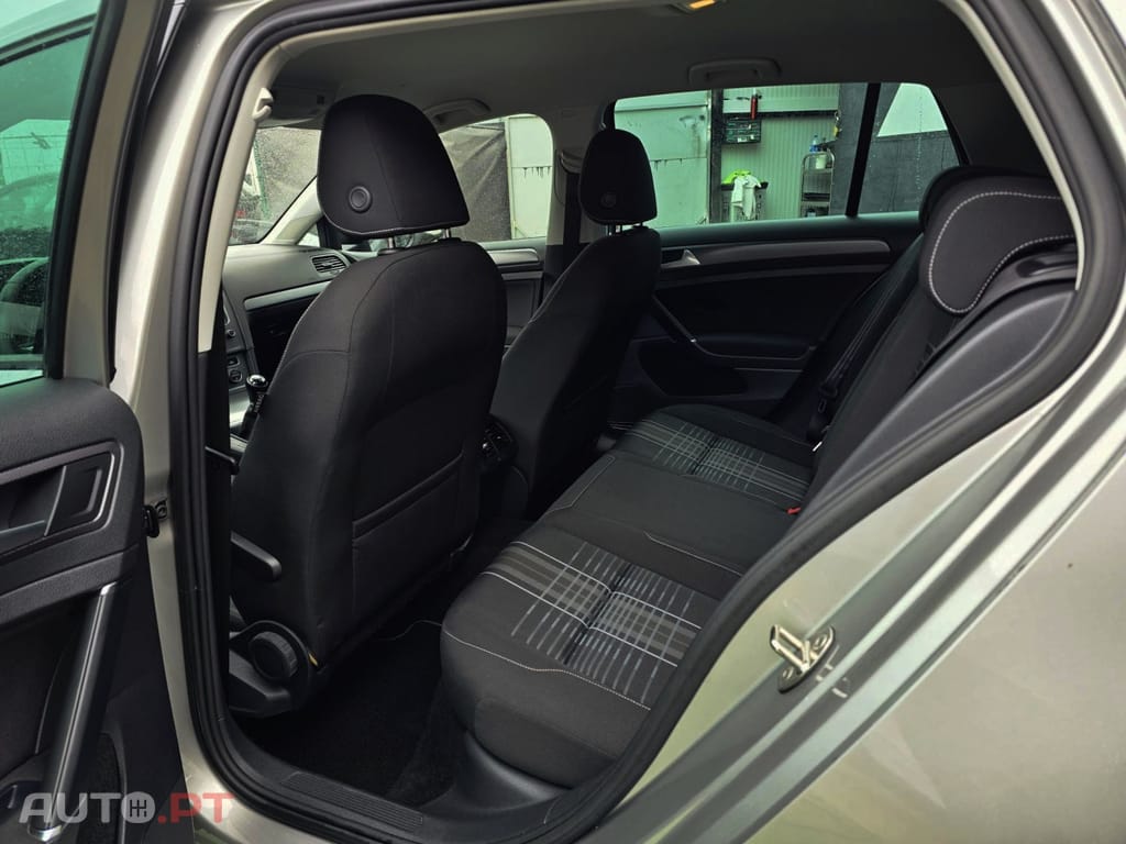 Volkswagen Golf 1.6 TDI Highline