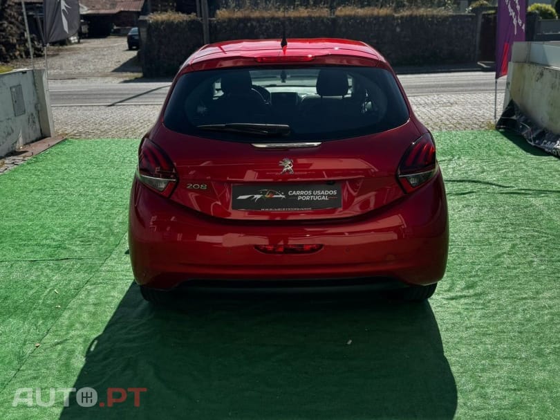 Peugeot 208 PureTech 82 Stop & Start Signature