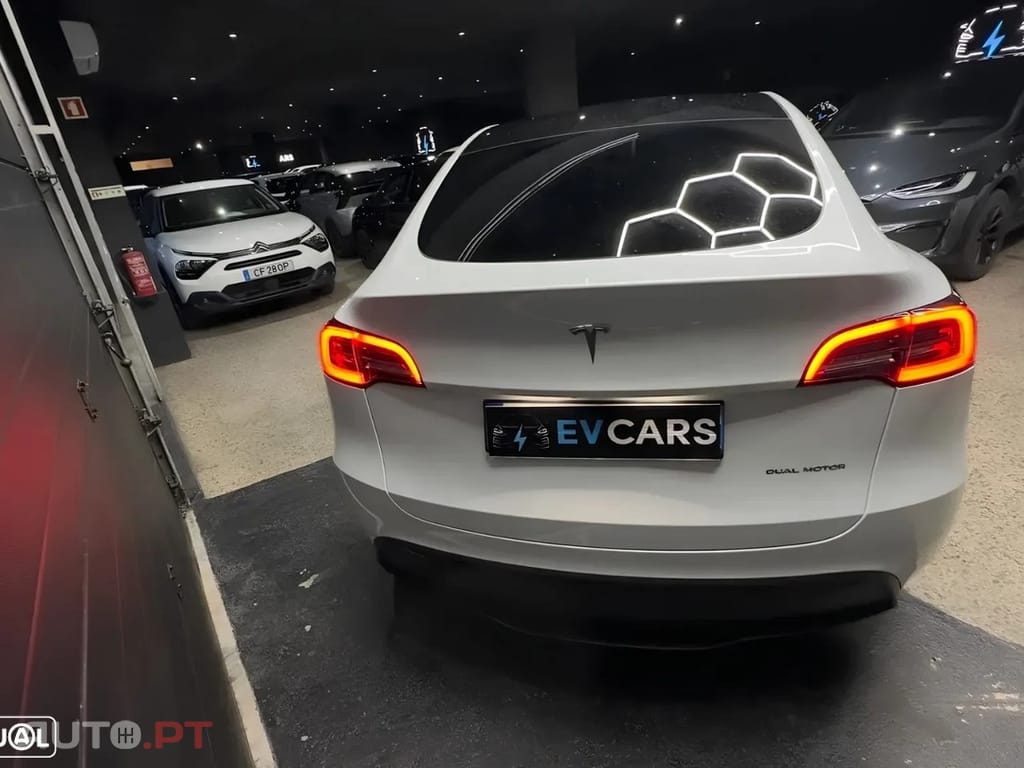 Tesla Model Y Long Range Dual Motor AWD