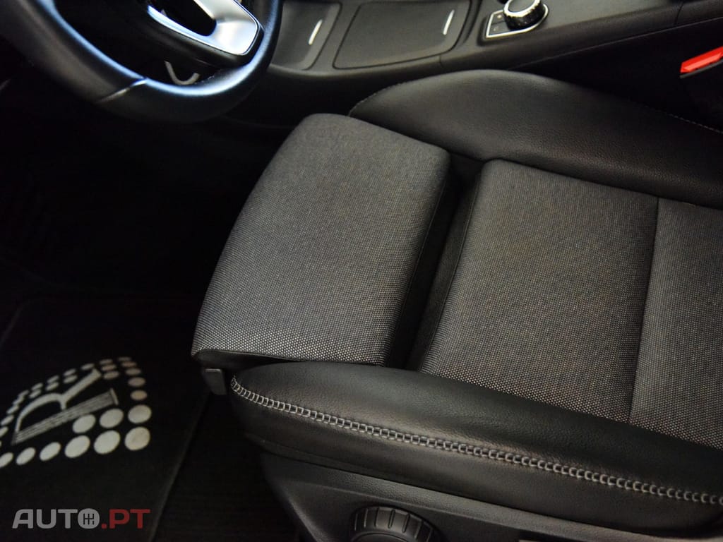 Mercedes-Benz GLA 180 D 7G-DCT URBAN