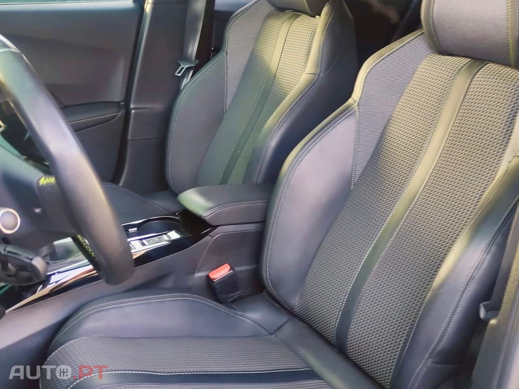 Peugeot 2008 1.2 PureTech GT