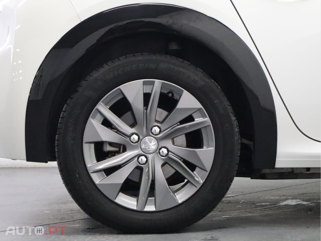 Peugeot 208 Allure Versão Eléctrica