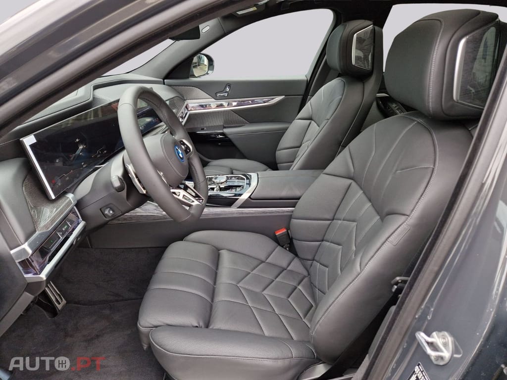 BMW i7 I.V.A DEDUTÍVEL eDrive50