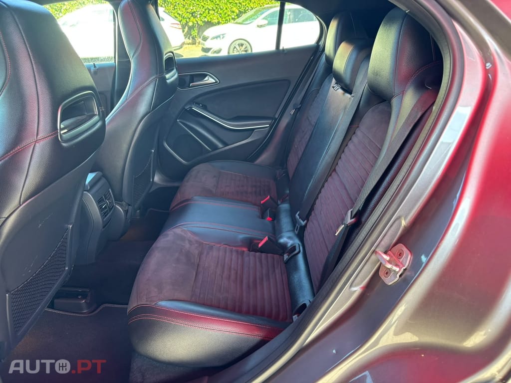 Mercedes-Benz GLA 220 CDi AMG Line