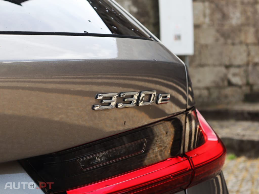 BMW 330 e Touring Pack M Auto.