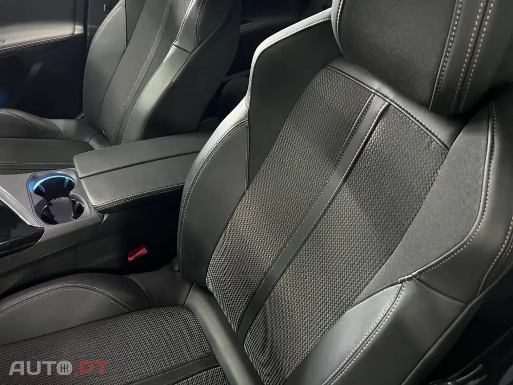 Peugeot 3008 1.6 Hybrid GT Pack e-EAT8