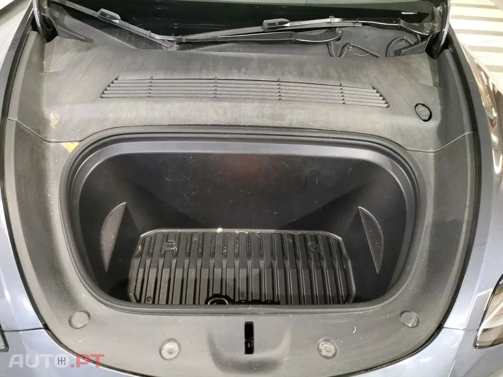 Tesla Model Y Long Range Tração Integral